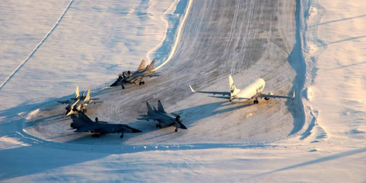 Cazas de combate rusos MiG-31 quedan atrapados en un aeropuerto civil