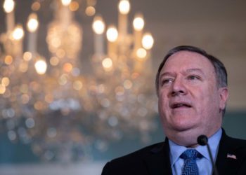 En esta foto de archivo tomada el 13 de diciembre de 2018, el Secretario de Estado de los EE. UU., Mike Pompeo, habla a la prensa en el Departamento de Estado en Washington, DC. (NICHOLAS KAMM / AFP)