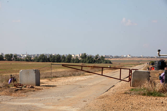 Un puesto de control de las FDI en la frontera de Gaza cerca de Khan Yunis, Franja de Gaza, 12 de noviembre de 2018. (Eliyahu Hershkovitz)