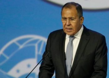 El ministro de Relaciones Exteriores de Rusia, Sergei Lavrov, pronuncia un discurso durante una sesión del Congreso Sirio de Diálogo Nacional en el centro turístico del Mar Negro en Sochi, Rusia, el 30 de enero de 2018. Foto: REUTERS / Sergei Karpukhin.