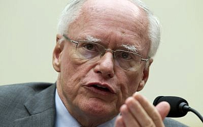 James Jeffrey habla durante una audiencia sobre Irán ante el Comité de Asuntos Exteriores de la Cámara de Representantes en Capitol Hill en Washington el 11 de octubre de 2017. (Foto de AP / José Luis Magana)