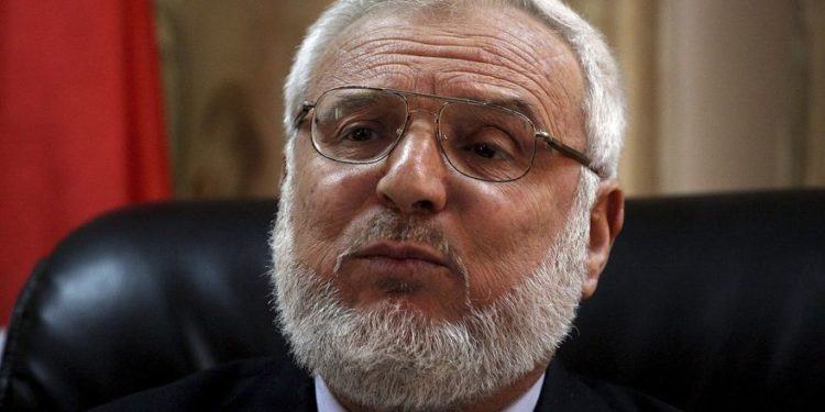 El presidente del Consejo Legislativo Palestino, Aziz Dweik, en una conferencia de prensa en la ciudad cisjordana de Ramallah. (Issam Rimawi / Flash90)