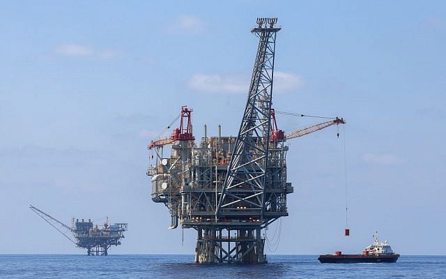 Foto ilustrativa de las plataformas israelíes de gas natural en el mar Mediterráneo, 2 de septiembre de 2015. (Flash90)