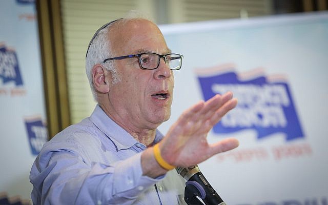 El ministro de Agricultura, Uri Ariel, habla en una conferencia de un partido de la Unión Nacional en Jerusalén el 6 de marzo de 2018. (Yonatan Sindel / Flash90)