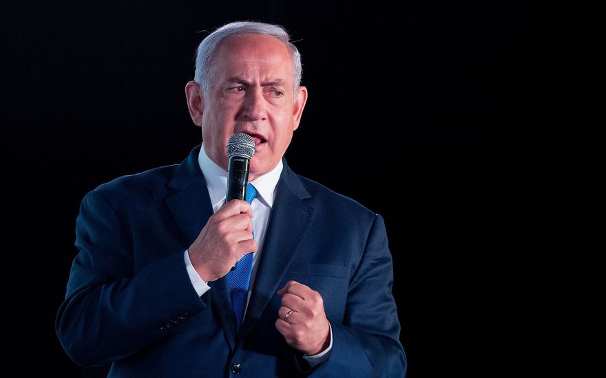 El primer ministro Benjamin Netanyahu habla en una conferencia organizada por el diario financiero Globes en Jerusalén el 19 de diciembre de 2018. (Yonatan Sindel / Flash90