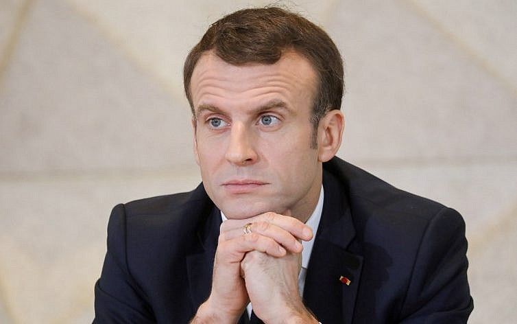 El presidente francés, Emmanuel Macron, durante una visita para reunirse con los soldados 'Barkhane' y el presidente de Chad, en el palacio presidencial en N'Djamena Chad, el 32 de diciembre de 2018. (Ludovic MARIN / AFP)