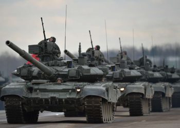 “80.000 tropas de Rusia en la frontera”, afirma Poroshenko de Ucrania