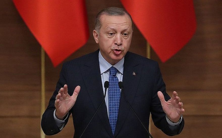 El presidente turco, Recep Tayyip Erdogan, pronuncia un discurso durante la ceremonia de los Grandes Premios Presidenciales de Cultura y Artes en el Complejo Presidencial en Ankara, Turquía, el 19 de diciembre de 2018. (Adem Altan / AFP)