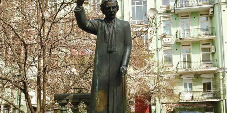 STATUA DE Sholom Aleichem, Kiev .. (crédito de foto: LEV GRINGAUZ)