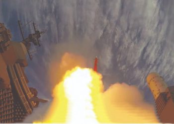 India prueba con éxito el sistema de defensa aérea a bordo de barcos creado con Israel