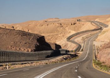 La cerca de la frontera con Egipto en Eilat, en el sur de Israel, el 18 de octubre de 2017. Foto por Yaniv Nadav / Flash90