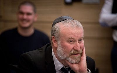 El fiscal general Avichai Mandelblit asiste a una reunión del Comité de Control del Estado de la Knesset el 3 de diciembre de 2018. (Miriam Alster / Flash90)
