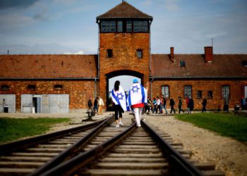 Las nuevas mentiras de Polonia sobre Auschwitz