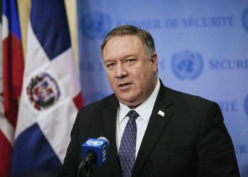 El secretario de Estado de EE. UU., Mike Pompeo, habla a la prensa después de asistir al Consejo de Seguridad de la ONU en la sede de las Naciones Unidas, el 26 de enero de 2019 (Foto AP / Kevin Hagen)