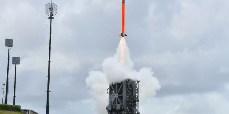 El misil MRSAM del IAI durante una prueba en junio de 2016. (Crédito de la foto: ISRAEL AEROSPACE INDUSTRIES)