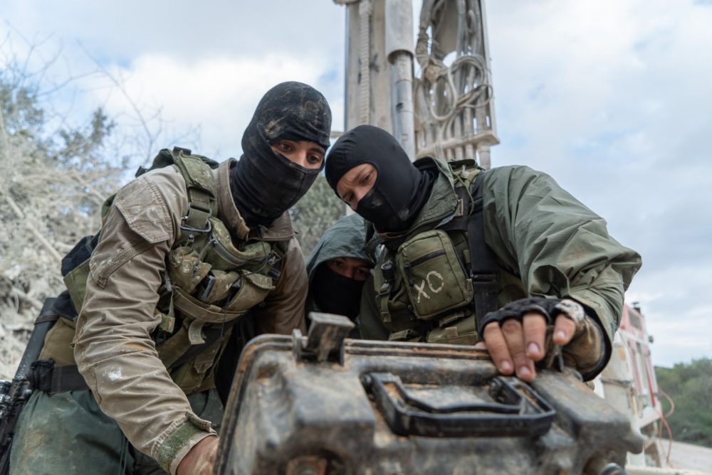 Las tropas israelíes buscan túneles de ataque excavados en Israel desde el sur del Líbano que el ejército israelí cree que Hezbolá planeó usar en futuras guerras, en enero de 2019. (Fuerzas de Defensa de Israel)