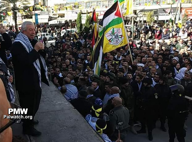 Vicepresidente de Fatah participa en la quema de un ataúd con fotografías de Trump y Netanyahu
