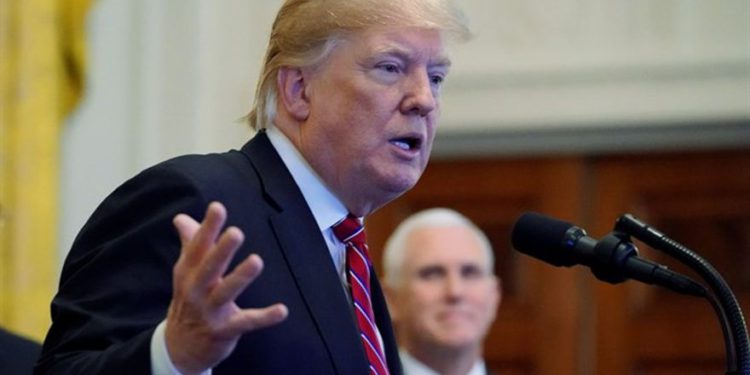 Informe: Trump acuerda extender la retirada de Siria en 4 meses