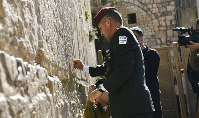 General de División Gadi Eisenkot en el Muro Occidental, 15 de enero de 2018 (Marc Israel Sellem / The Jerusalén Post)