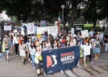 Miles de manifestantes asisten a la Marcha de Mujeres en Hyde Park en Sydney el 20 de enero de 2019. (captura de pantalla)
