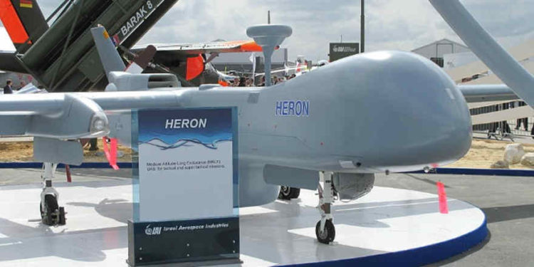 Garza de Israel Heron en el Salón Aeronáutico de París 2009. Foto: Tangopaso a través de Wikicommons.
