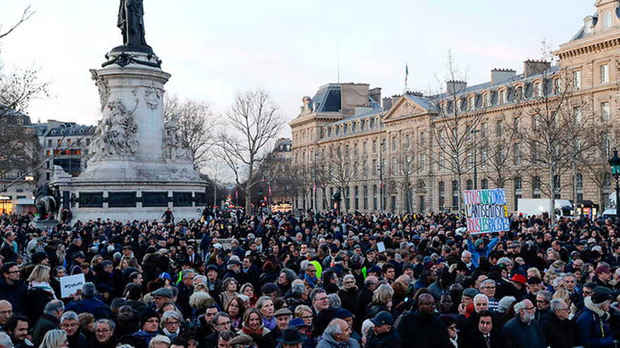 Protesta contra el antisemitismo en París (Foto: AFP)