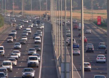 Tel Aviv lucha contra el transporte público deficiente y los atascos de tráfico generalizados