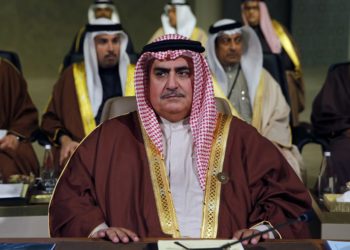 El ministro de Relaciones Exteriores de Bahrein, Khalid bin Ahmed al-Khalifa, asiste a la Cumbre Árabe de Desarrollo Económico y Social, en Beirut, Líbano, el domingo 20 de enero de 2019. (Foto AP / Bilal Hussein)