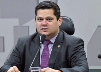 Legislador judío Davi Alcolumbre, elegido presidente del senado de Brasil