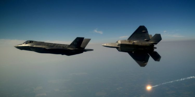 Caza F-35 dominó los combates aéreos en los ejercicios Bandera Roja de este año