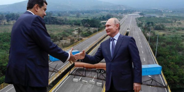 Rusia reafirmó que su “apoyo invariable” a Nicolás Maduro
