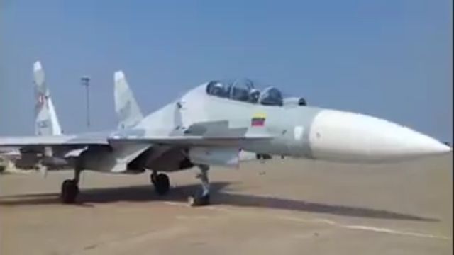 El Sukhoi Su-30MK2V de la Aviación Militar Bolivariana armado con el misil antibuque Kh-31 debajo del ala