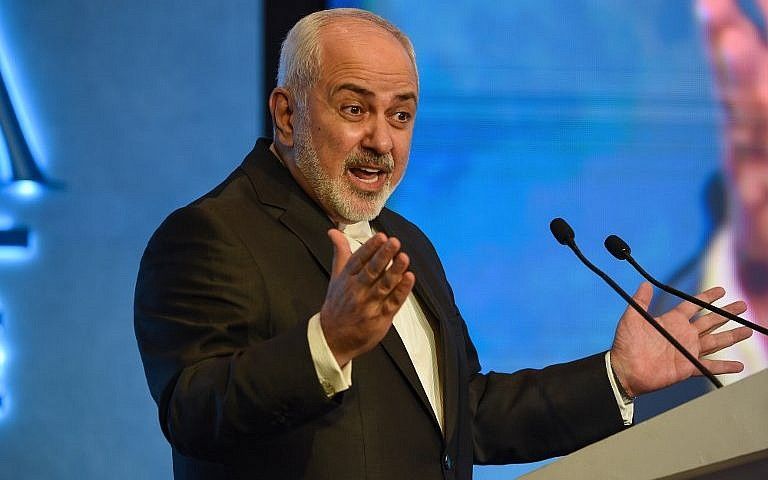 El ministro de Relaciones Exteriores de Irán, Mohammad Javad Zarif, habla durante el segundo día de la conferencia de tres días de Raisina Dialogue en Nueva Delhi el 9 de enero de 2019. (Money Sharma / AFP)