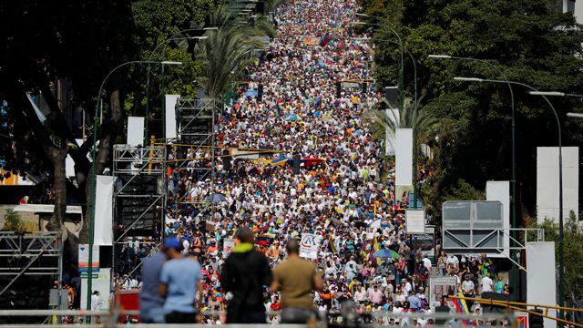 Las masivas manifestaciones opositoras del sábado (REUTERS/Carlos Barria)