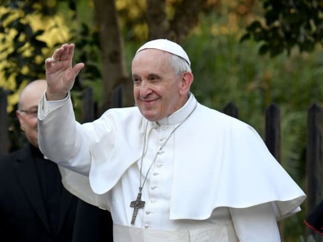 El Papa Francisco celebra una misa en la parroquia de San Crispino en el barrio de Labaro en las afueras de Roma, Italia, el 3 de marzo de 2019. AFP