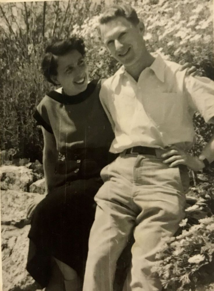 Yair Noam con su esposa, Anita, en Israel, 1954.