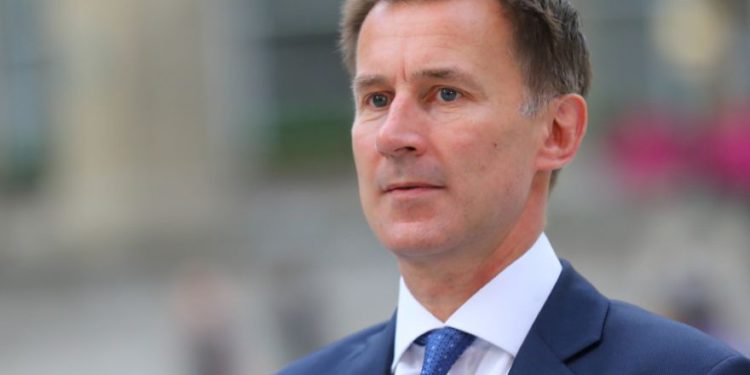 l Secretario de Estado de Salud y Asistencia Social de Gran Bretaña, Jeremy Hunt, llega a la BBC en el centro de Londres, Gran Bretaña, el 9 de julio de 2018. (Crédito de la foto: REUTERS / SIMON DAWSON)