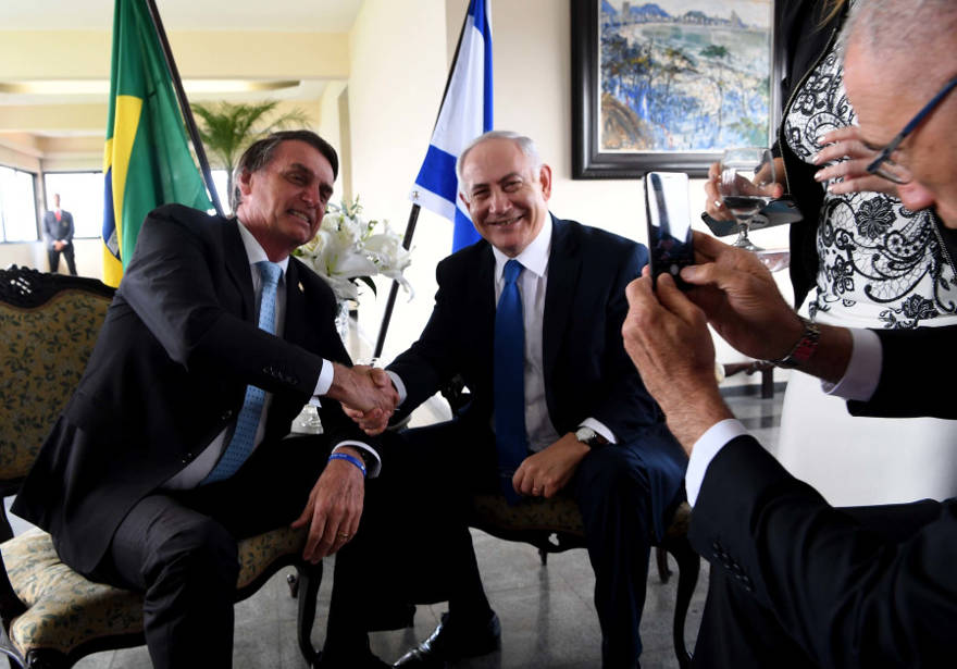 El primer ministro Benjamin Netanyahu y el presidente brasileño Jair Bolsonaro. (Crédito de la foto: AVI OHAYON - GPO)