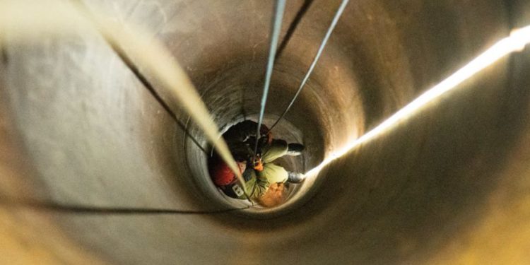 EISENKOT SE DESAPAREZA en un túnel de Hezbolá descubierto por las FDI a lo largo de la frontera con el Líbano. . (Crédito de la foto: IDF)