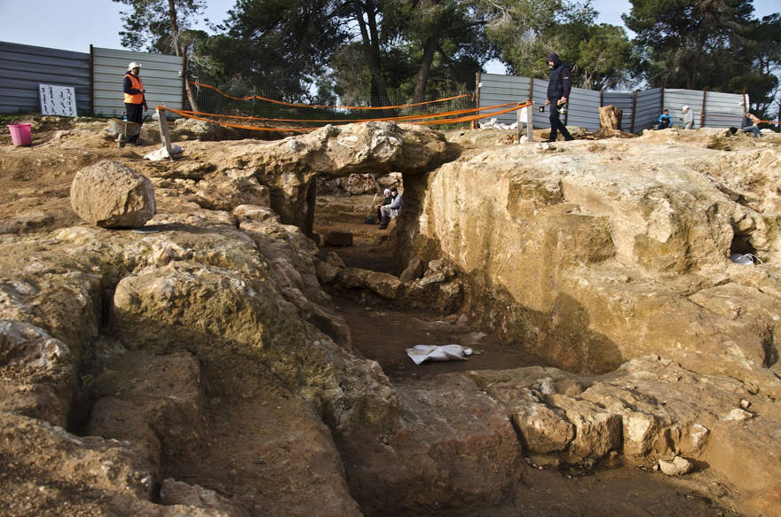 Imagen aérea del sitio de la era Hasmonea que se está excavando en el barrio Sharafat de Jerusalén. (Shai Halevi, Autoridad de Antigüedades de Israel)