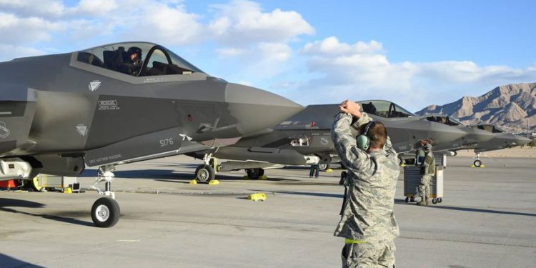 Fuerza Aérea de EE.UU realiza el primer ejercicio de intercambio rápido de tripulación con el F-35A