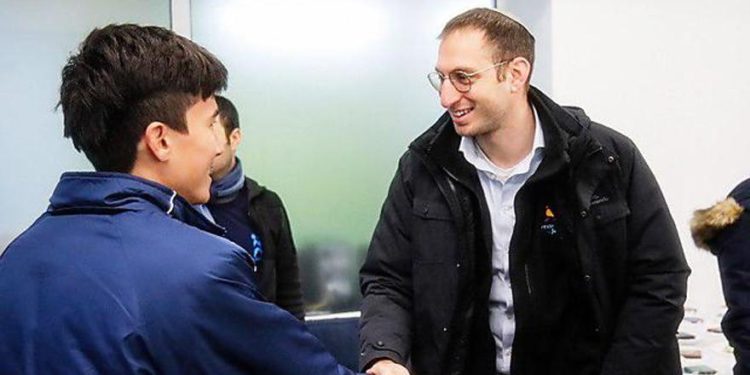 Rabino Benji Levy en la Escuela de la Paz (Foto: Angelos Zymaras)