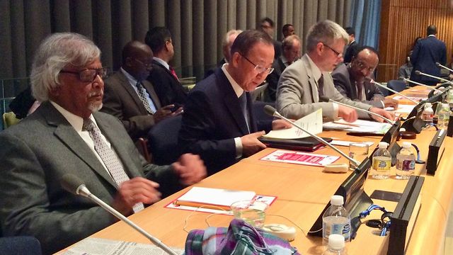 Arun Gandhi con el entonces jefe de la ONU Ban Ki-moon
