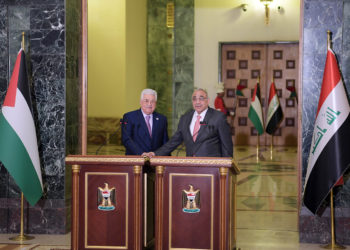 En una visita inusual a Irak, Abbas ofrece el “conocimiento palestino” para ayudar a la reconstrucción