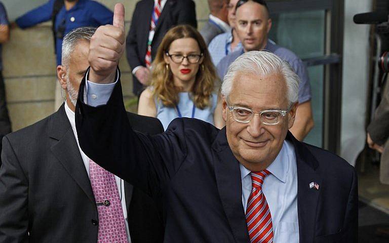 El embajador de Estados Unidos en Israel, David Friedman, llega a la inauguración de la embajada de Estados Unidos en Jerusalén el 14 de mayo de 2018. (Foto de AFP / Menahem Kahana)