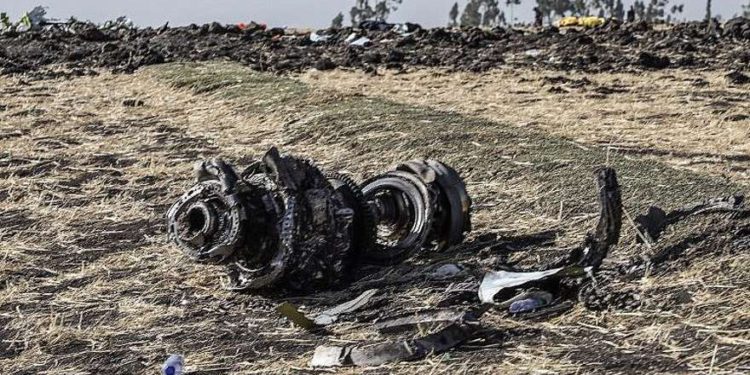 Ambas cajas negras encontradas de avión de Ethiopian Airlines estrellado