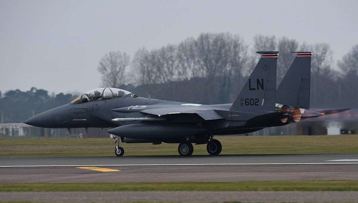 Caza F-15E Strike Eagle de la Fuerza Aérea de EE. UU. es desplegado en Polonia