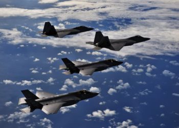 Estados Unidos despliega cazas furtivos en Qatar en medio de tensiones con Irán