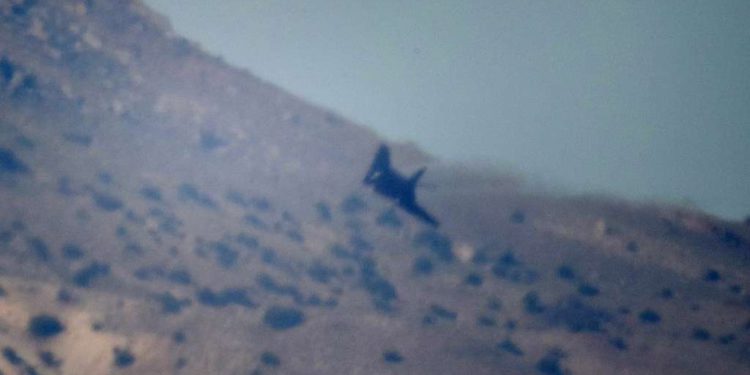 Si el F-117 ha sido retirado, ¿cómo las personas siguen viéndolos en los cielos?