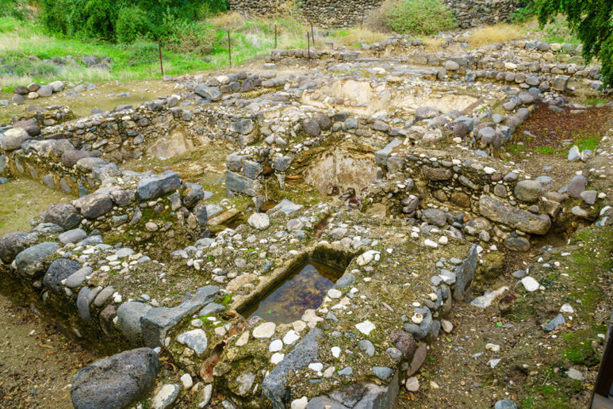 Restos de una casa de baños bizantina, en el Parque Nacional Kursi, Altos del Golán